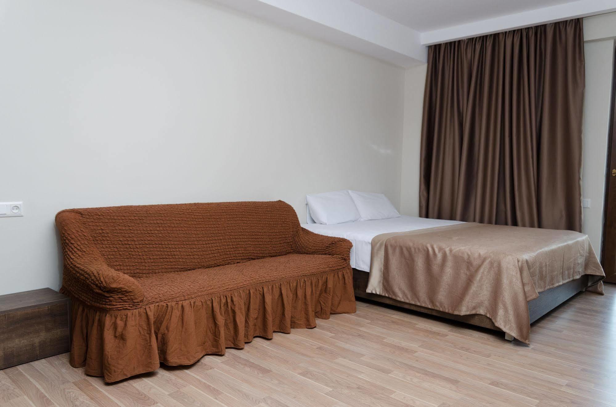 Big Bay Hotel Tiflis Exterior foto