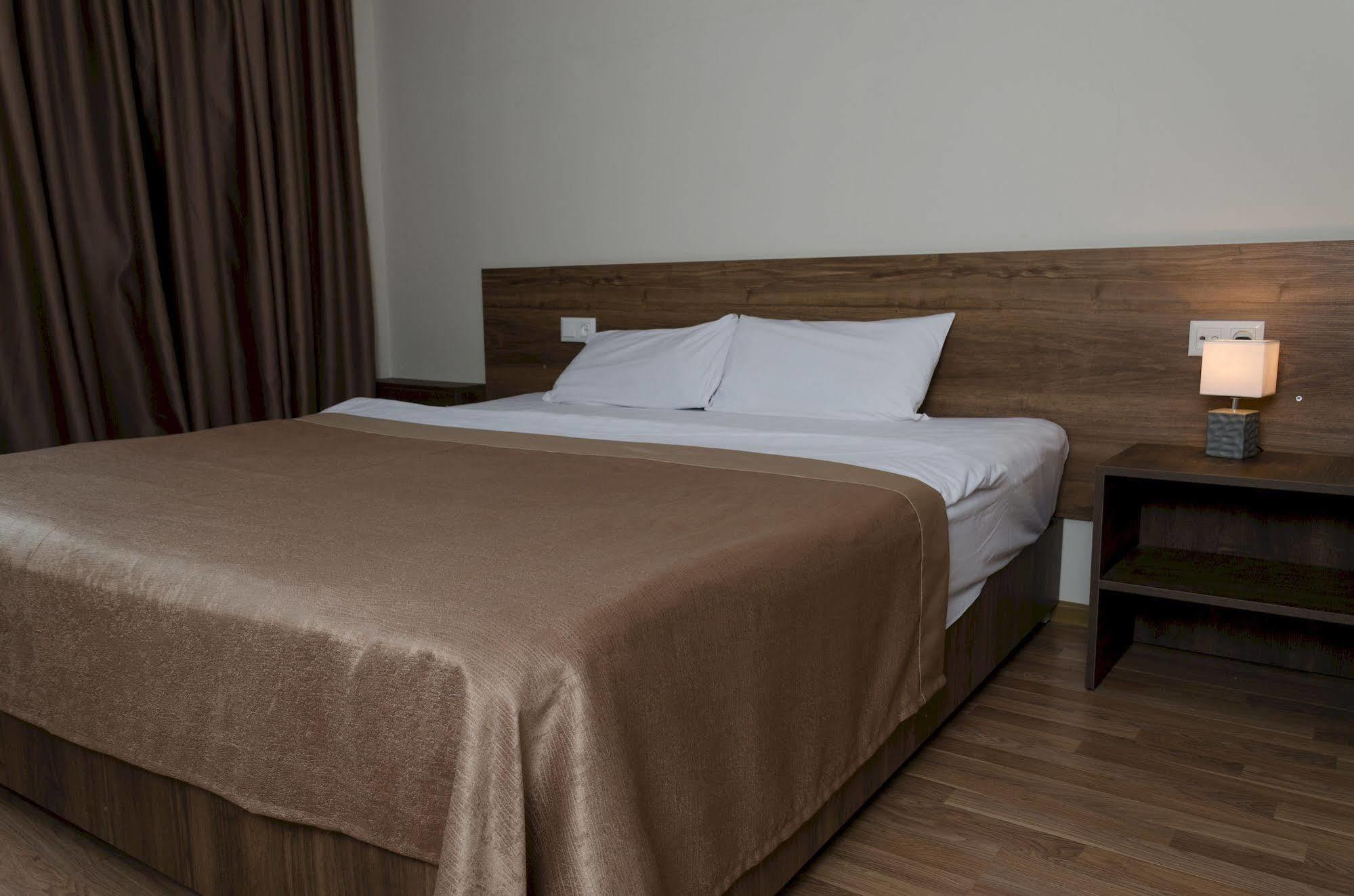 Big Bay Hotel Tiflis Exterior foto