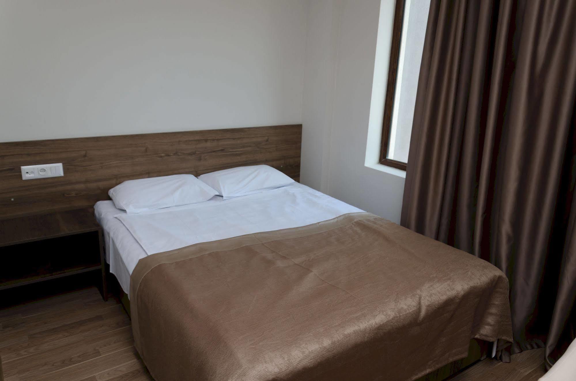 Big Bay Hotel Tiflis Exterior foto